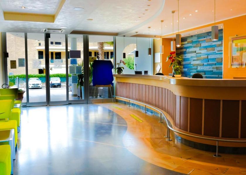 Abruzzo Roseto degli Abruzzi Lobby