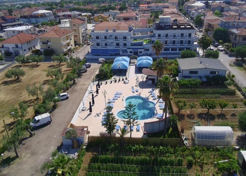 Abruzzo Roseto degli Abruzzi Economy Quadruple Room