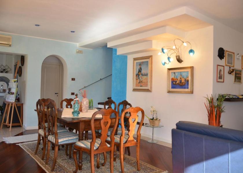 Veneto Rubano shared lounge/tv area