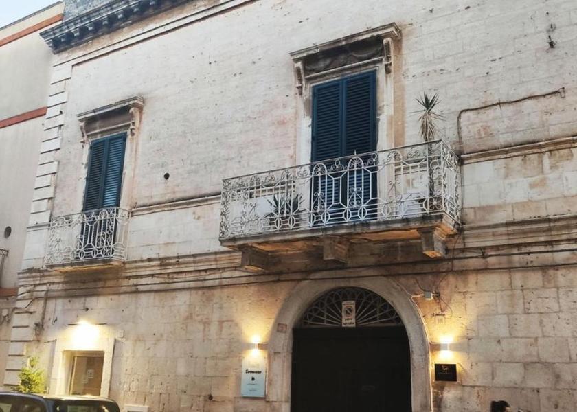 Puglia Rutigliano entrance