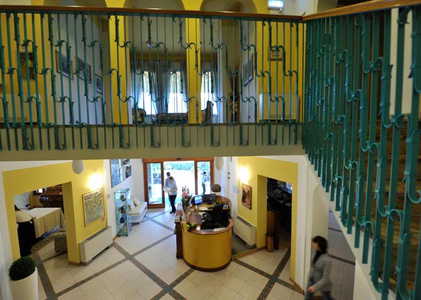 Lombardy Sale Marasino facilities