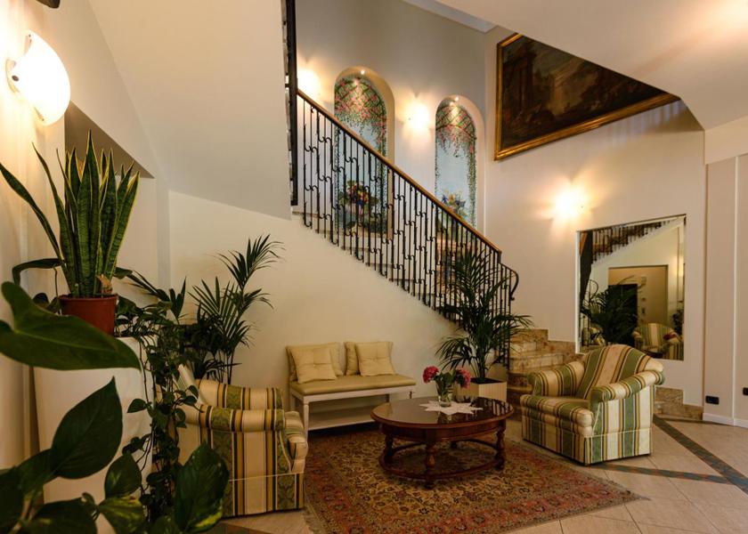 Lombardy Sale Marasino lobby