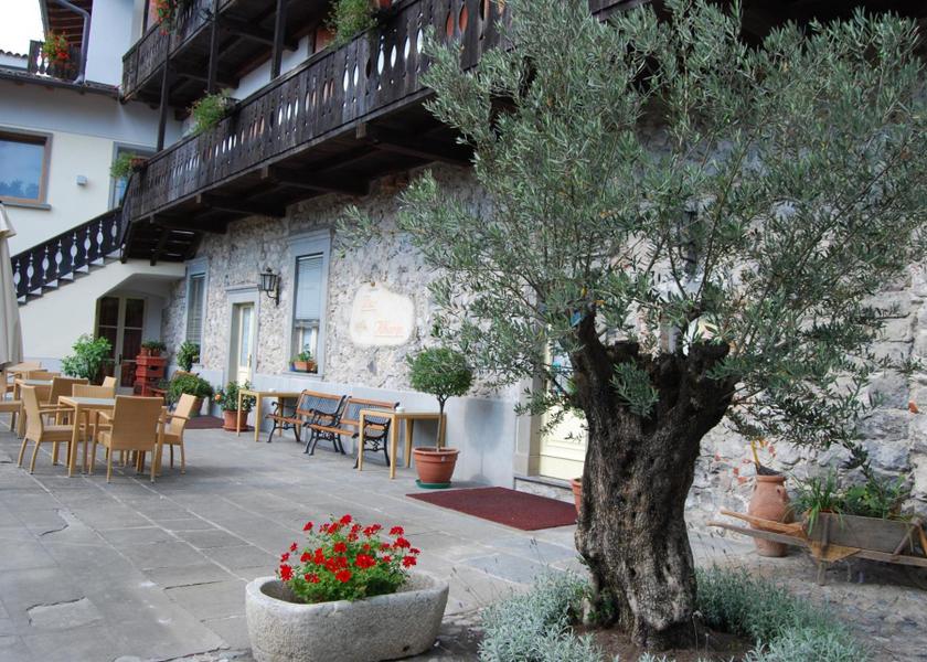 Lombardy Sale Marasino Facilities