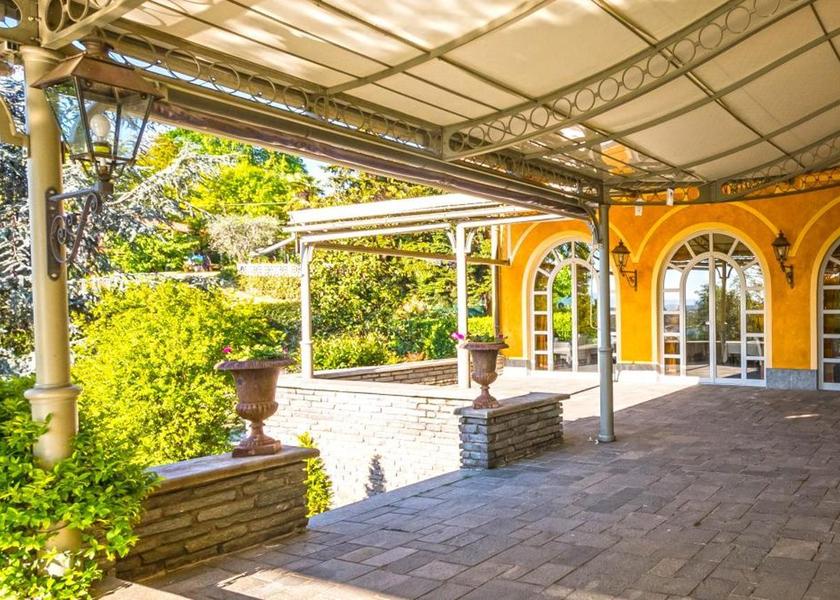 Piedmont Saluzzo balcony/terrace