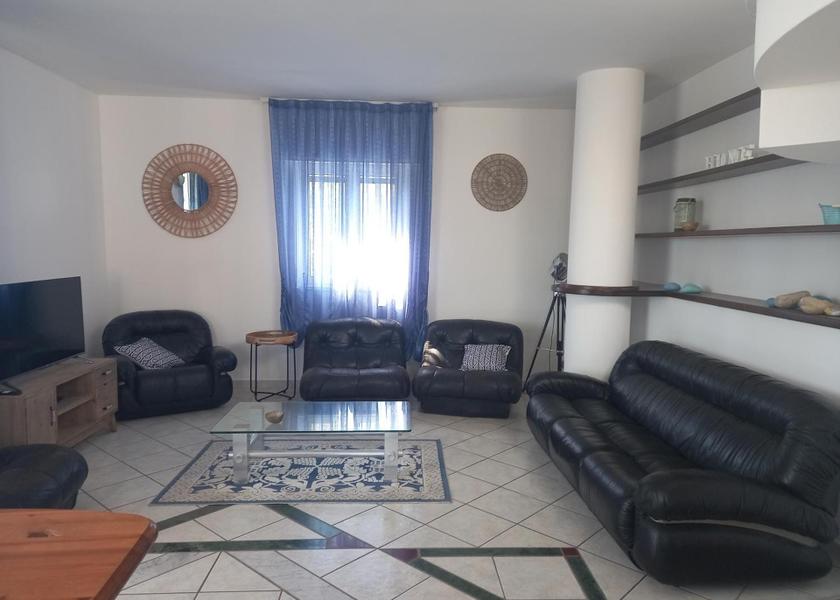 shared lounge/tv area