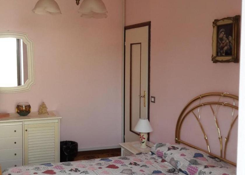 Lombardy Sarnico Quadruple Room with Private Bathroom