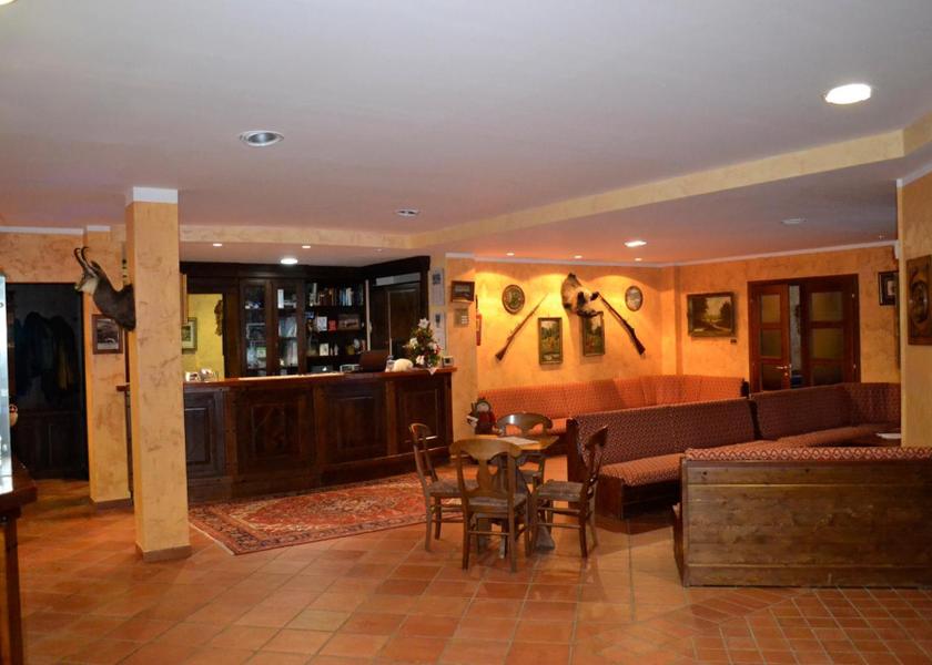 Piedmont Sauze d'Oulx lobby