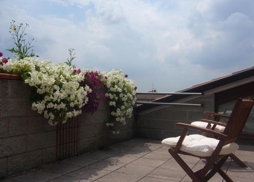 Lombardy Scanzorosciate balcony/terrace