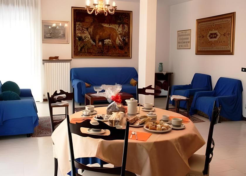 Lombardy Scanzorosciate interior view