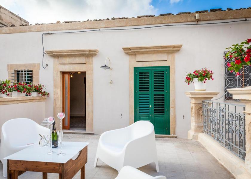 Sicily Scicli balcony/terrace
