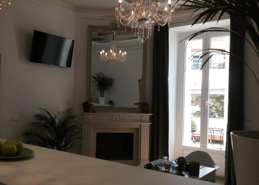 shared lounge/tv area