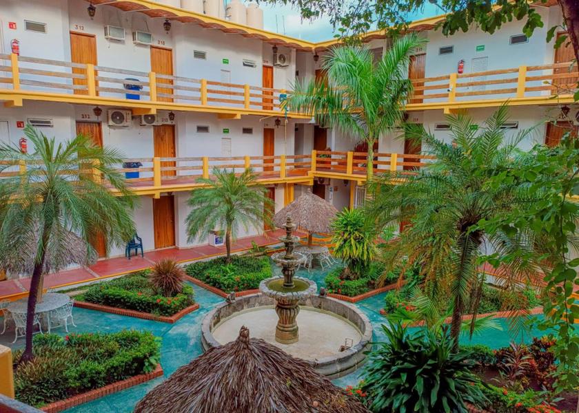 Nayarit Rincón de Guayabitos garden