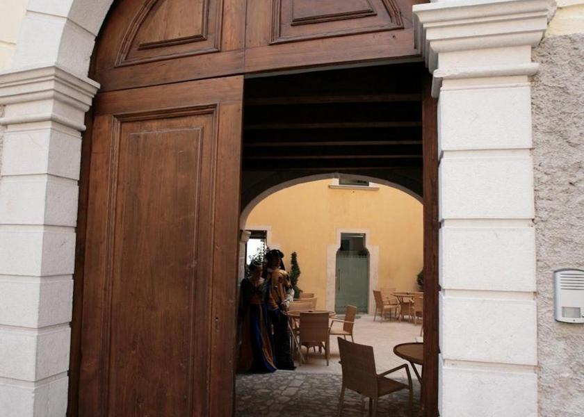 Campania Teggiano entrance