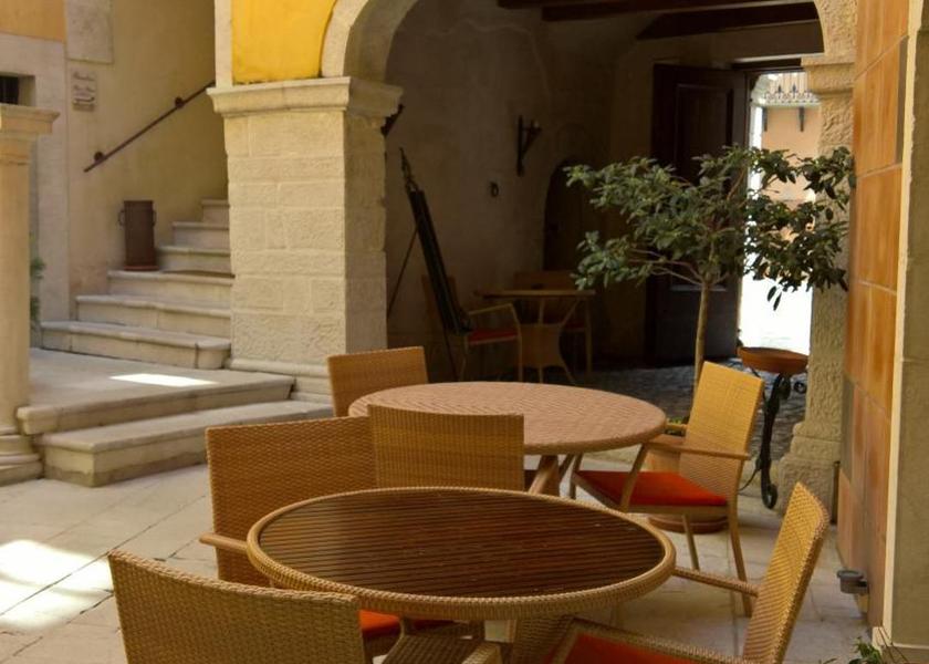 Campania Teggiano entrance