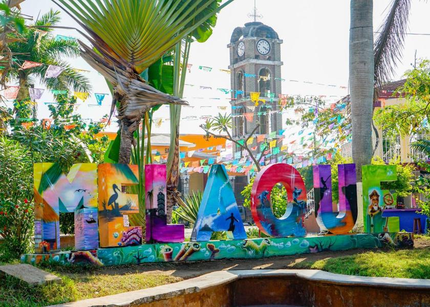 Jalisco San Patricio Melaque garden