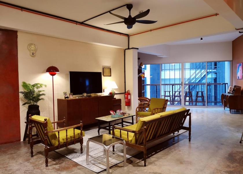 shared lounge/tv area