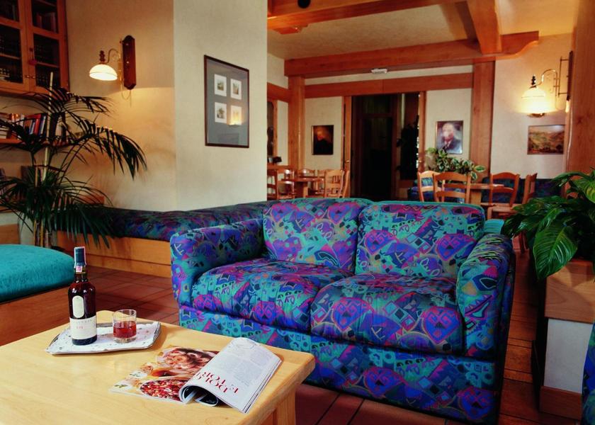 Valle d'Aosta Torgnon shared lounge/tv area