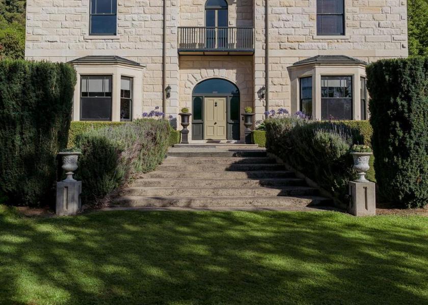 Canterbury Oamaru garden