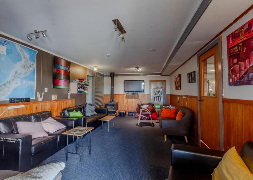 West Coast Fox Glacier shared lounge/tv area