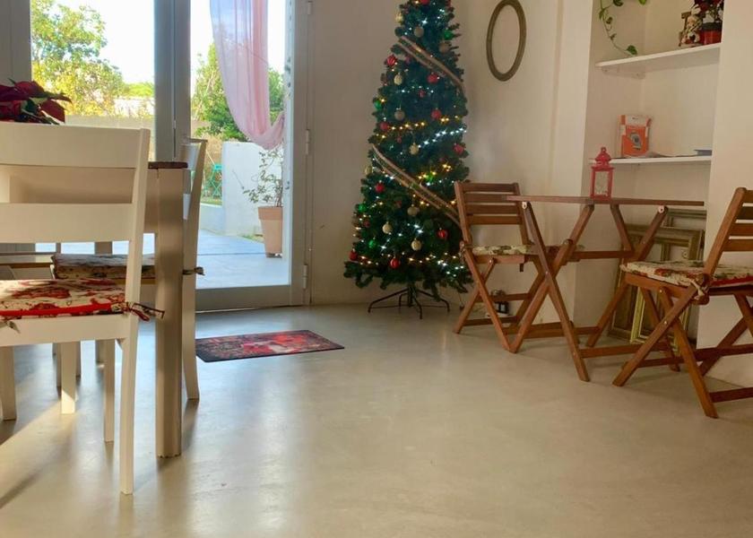 shared lounge/tv area