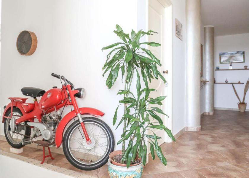 shared lounge/tv area