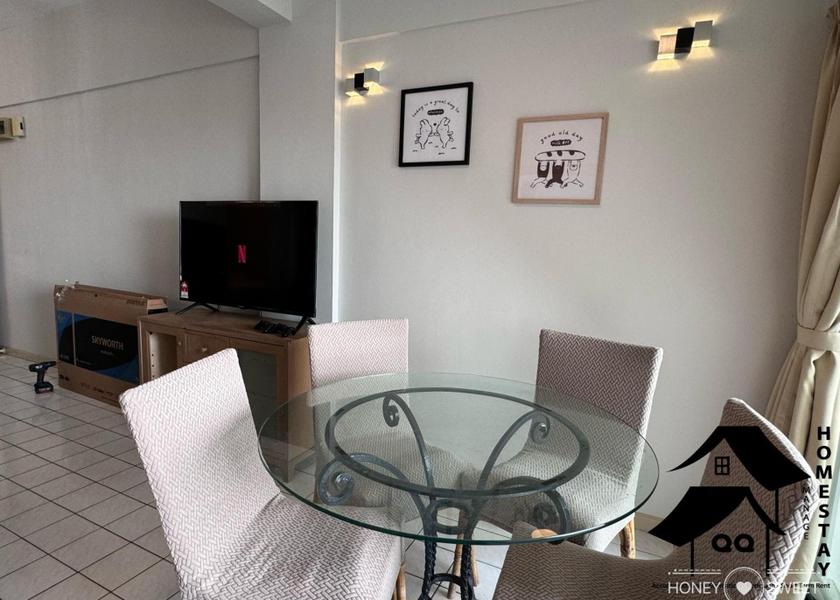 shared lounge/tv area