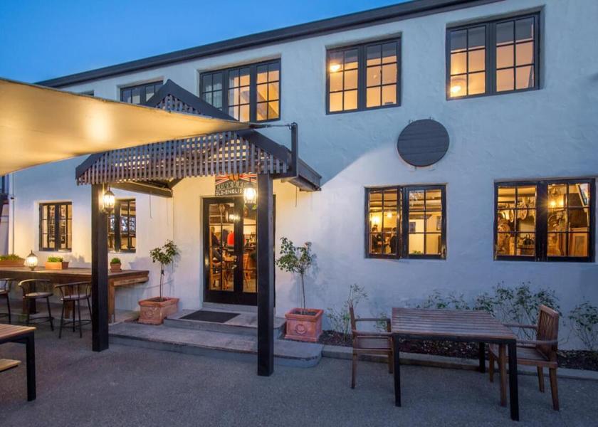  Blenheim exterior view