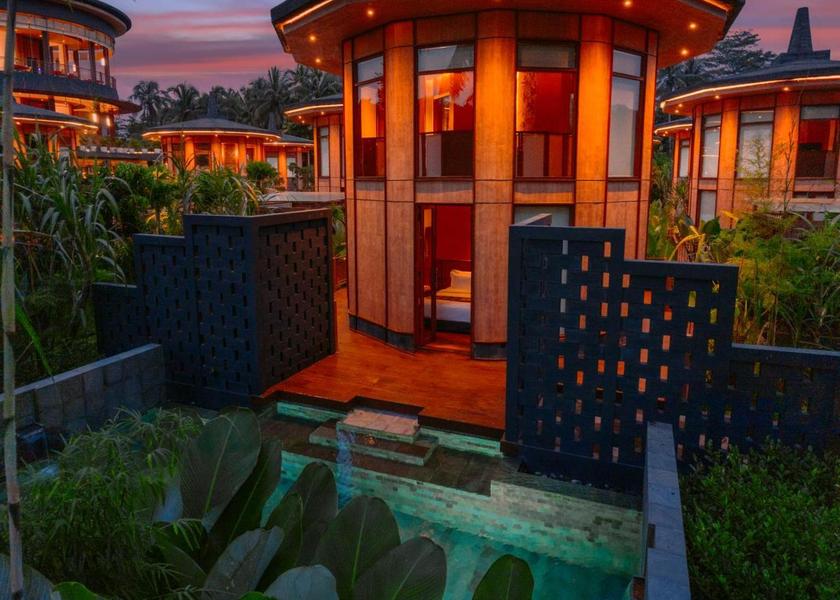 Central Java Borobudur Hotel Exterior
