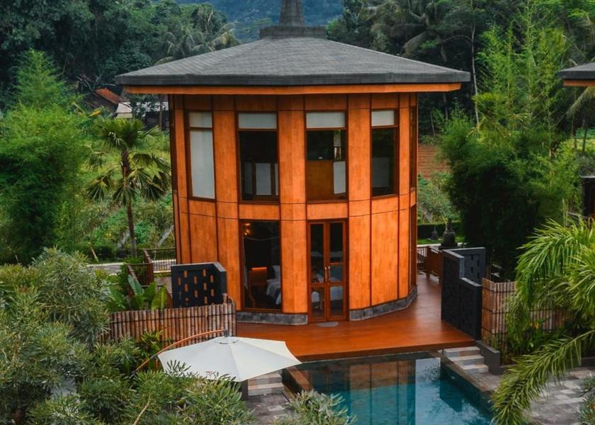Central Java Borobudur Hotel Exterior