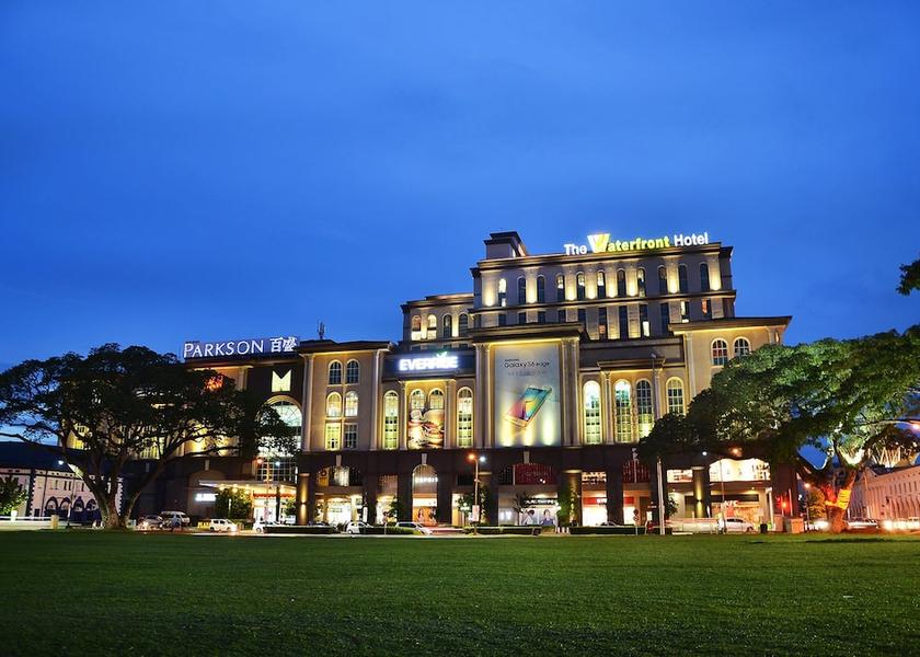Sarawak Kuching Front of property - evening/night