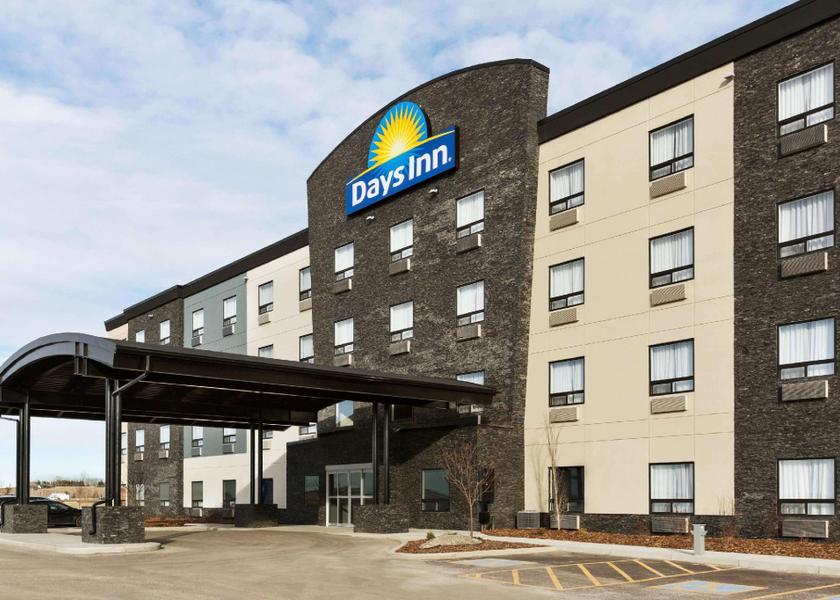 Alberta Balzac exterior view