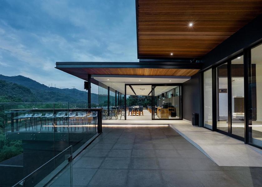 restaurant (private room)