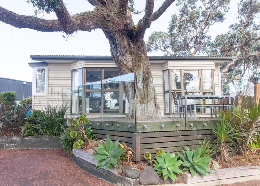 Northland Tutukaka Hotel Exterior