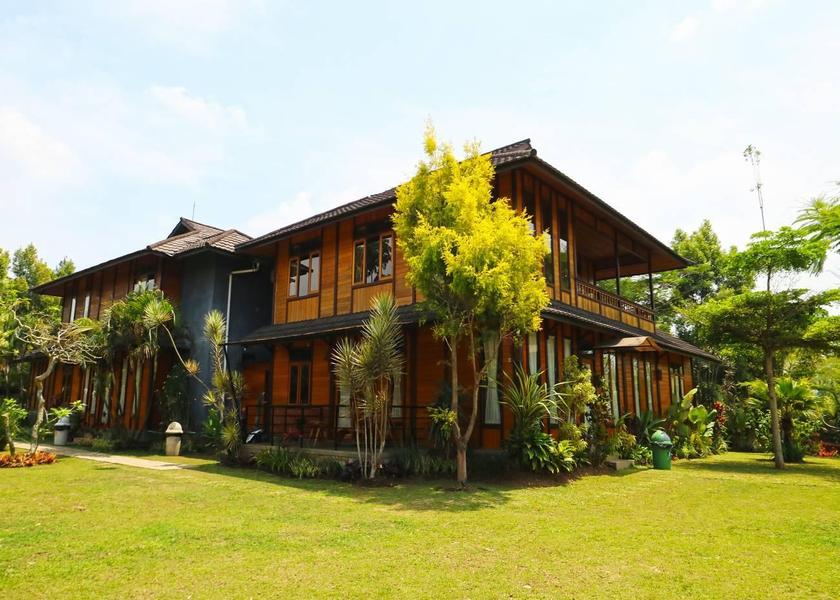 West Java Parongpong Hotel Exterior