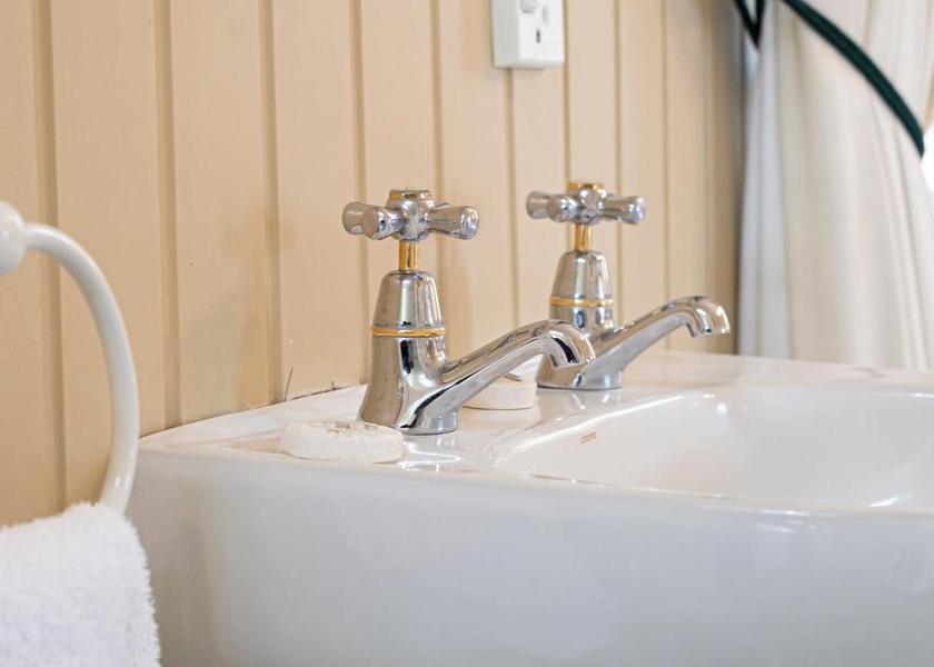 Canterbury Akaroa bathroom
