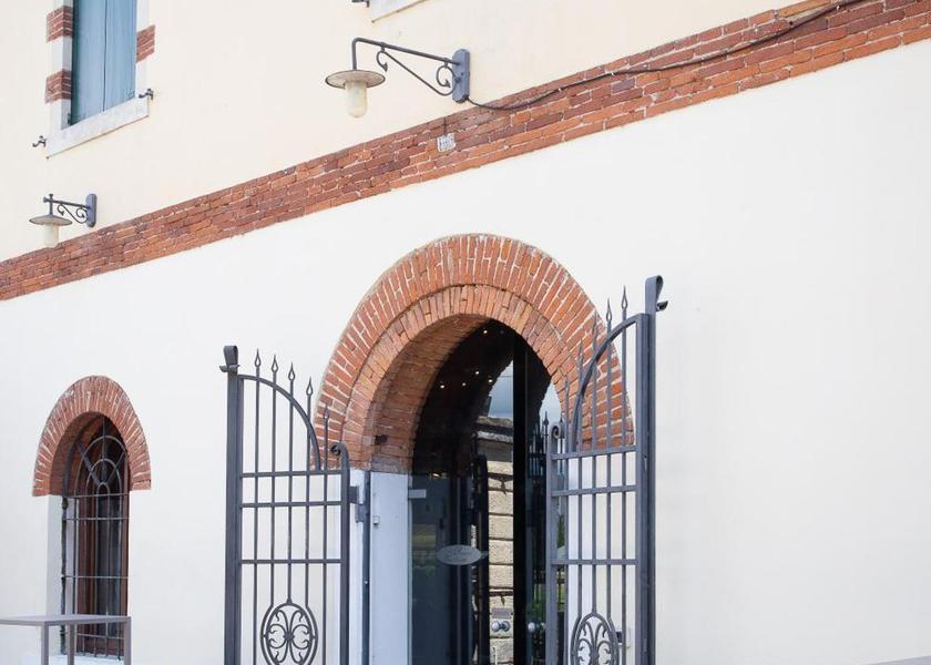 Veneto Zevio exterior view