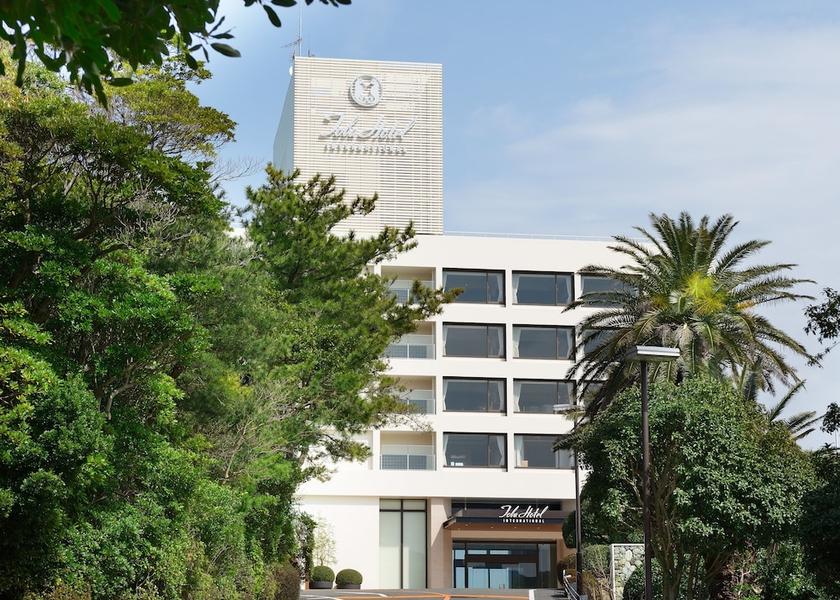 Mie Toba Exterior