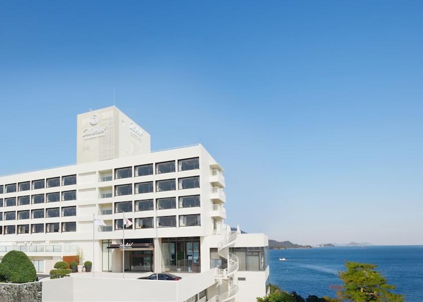 Mie Toba Exterior