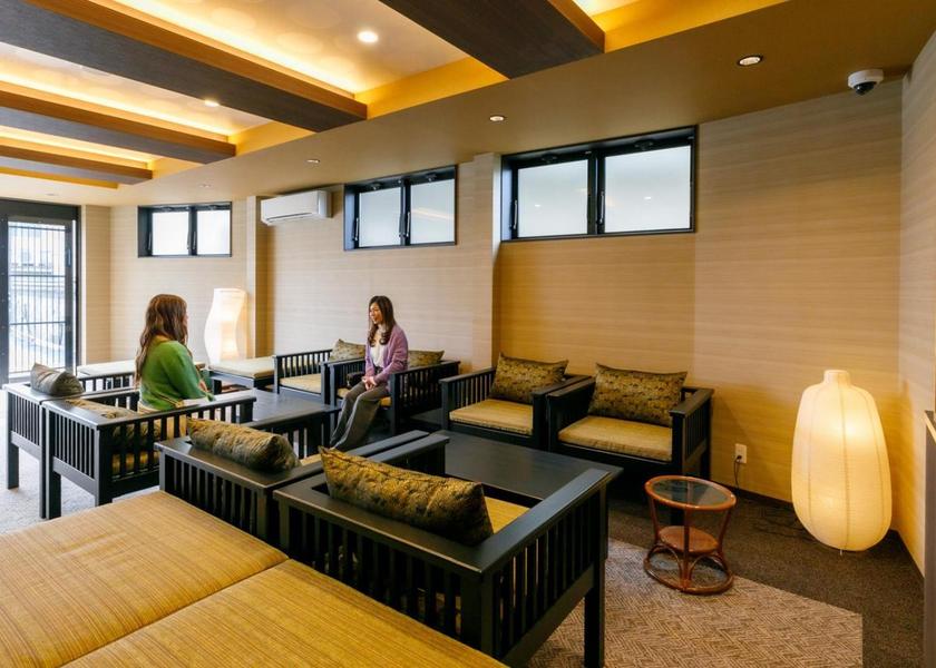 Mie Toba lobby