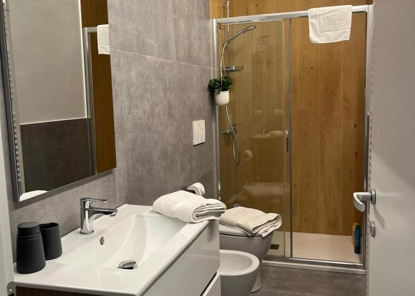 Lombardy Magenta Triple Room