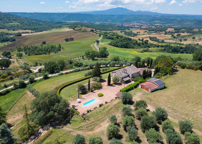 Umbria Amelia exterior view