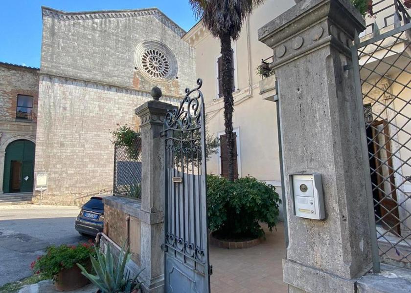 Umbria Amelia exterior view