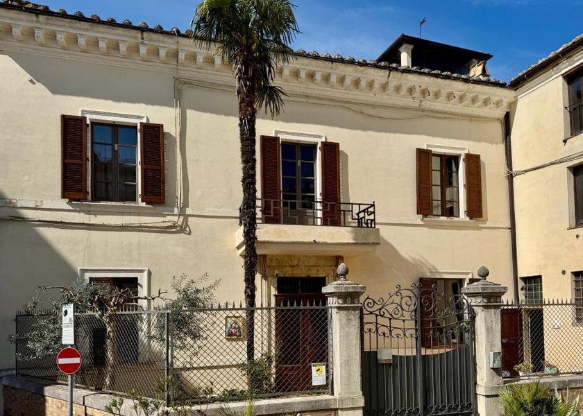 Umbria Amelia entrance