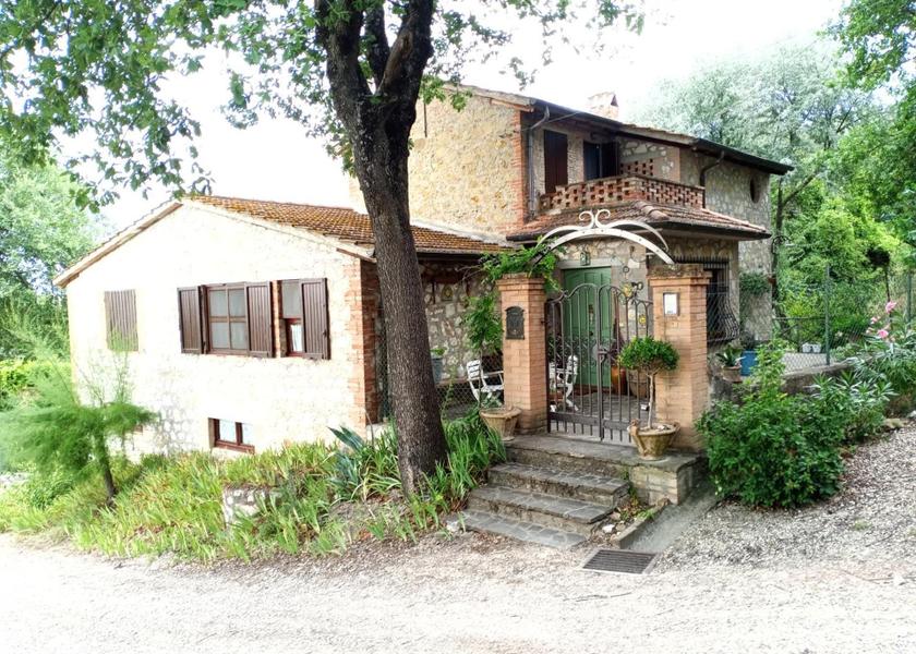 Umbria Deruta entrance