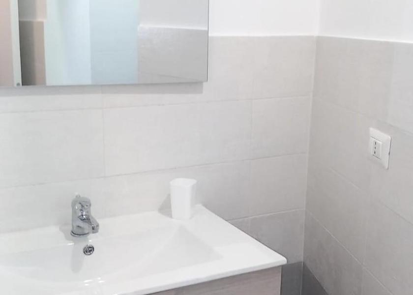 Puglia Corigliano D'Otranto bathroom