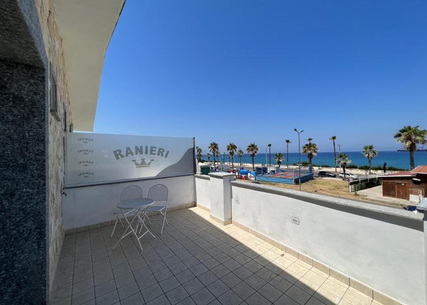 Calabria Gioia Tauro balcony/terrace