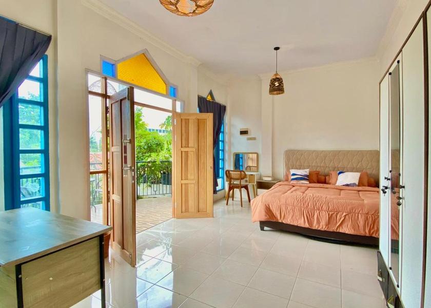 West Kalimantan Pontianak Two-Bedroom Apartment with Balcony