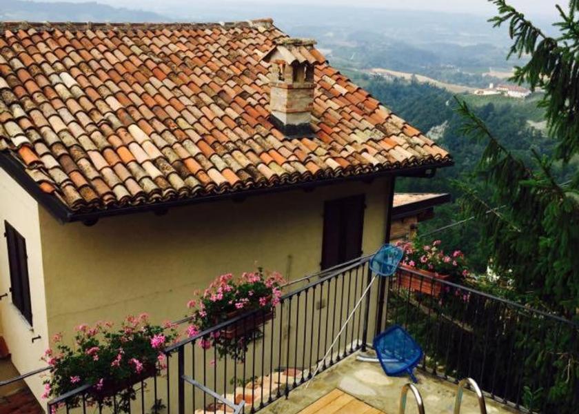 Piedmont Monforte d'Alba swimming pool