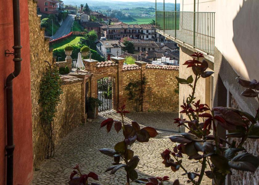 Piedmont Monforte d'Alba surrounding environment