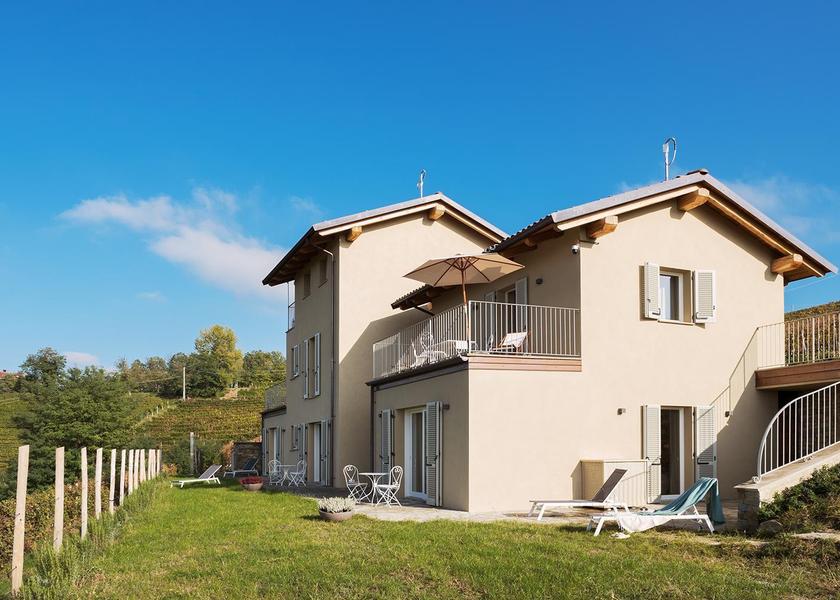 Piedmont Monforte d'Alba garden